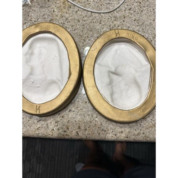 Vintage 1940s French Royal Wall Plaques François I&Éléonore d’Autriche–Chalkware - Picture 2 of 6